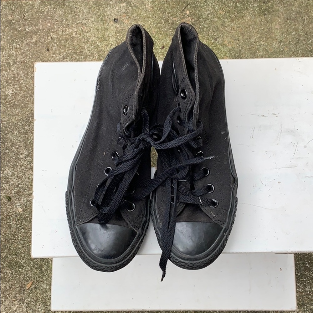 BLACK Converse SZ 9 womens